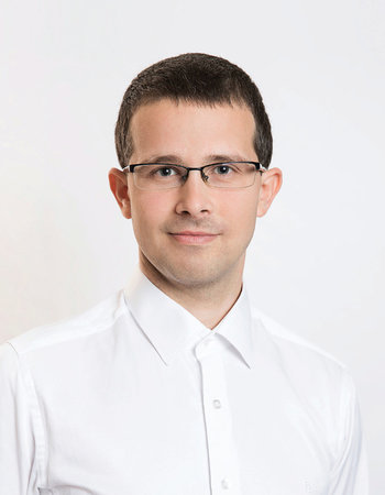 Dr Gábor Perlaki