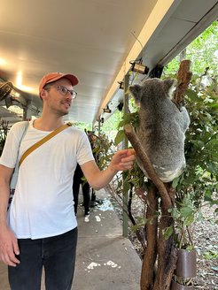 Malte Brammerloh mit Koala in Australien