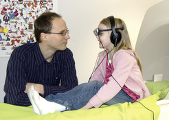 Jens Brauer leitet die neue Forschungsgruppe. Er untersuchte bereits in seiner Doktorarbeit die Entwicklung von Spracharealen im kindlichen Gehirn. MPI